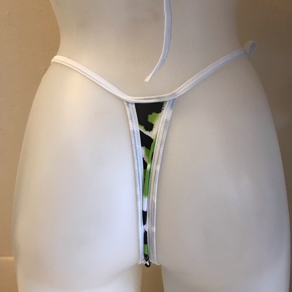 Bikini - Picture 6 of 7